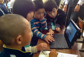 地域のよさを紹介する写真をグループ内で順位づけをする総合的な学習の時間